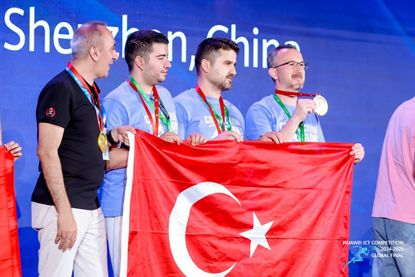 YALOVA ÜNİVERSİTESİ’NDEN BÜYÜK BAŞARI